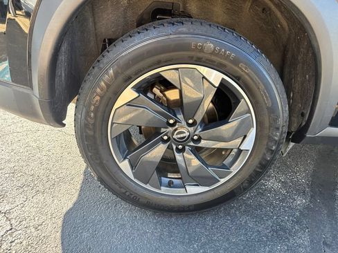 Used 2025 Nissan Rogue SV FWD image 48
