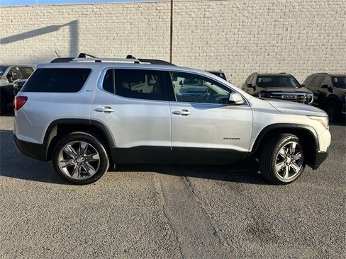 Used 2019 GMC Acadia SLT image 3