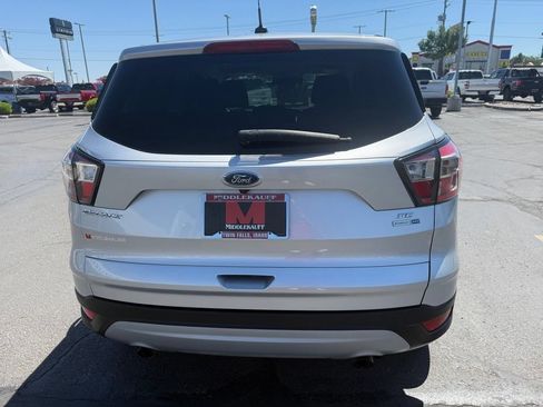 Used 2017 Ford Escape SE AWD/4WD image 4
