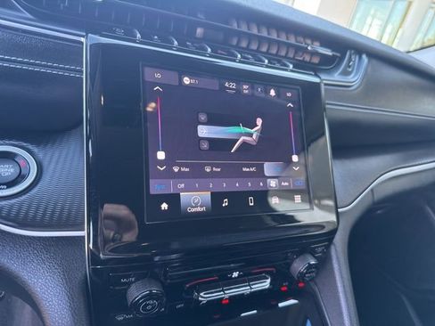 Used 2023 Jeep Grand Cherokee Laredo image 30