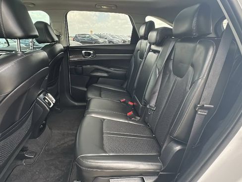 Used 2022 Kia Sorento S w/ Panoramic Sunroof Package FWD image 32