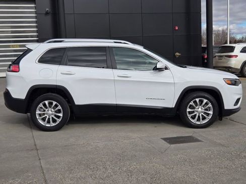 Used 2019 Jeep Cherokee Latitude w/ Popular Appearance Group image 38