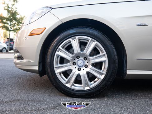Used 2012 Mercedes-Benz E 350 4MATIC Sedan image 9