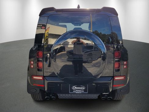 Used 2024 Land Rover Defender 110 S image 6