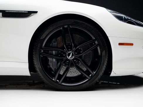 Used 2016 Aston Martin DB9 GT image 42