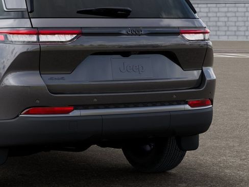 New 2026 Jeep Grand Cherokee Altitude AWD/4WD image 13