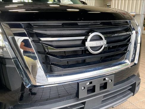 Used 2025 Nissan Pathfinder SV FWD image 26