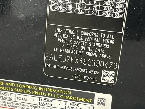 Used 2025 Land Rover Defender 110 S image 35