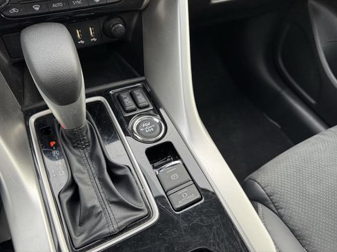 Used 2023 Mitsubishi Eclipse Cross SE image 14