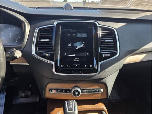 Used 2018 Volvo XC90 T6 Inscription w/ Convenience Package AWD/4WD image 14