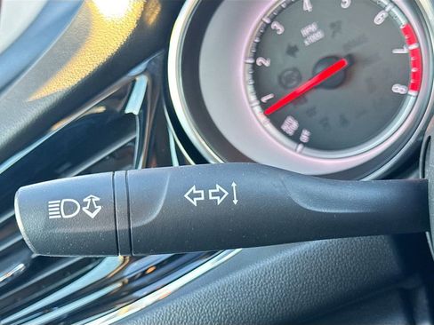 Used 2018 Buick Regal Essence w/ Driver Confidence Package #1 image 14