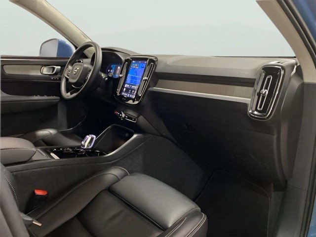 Used 2025 Volvo XC40 B5 Plus AWD/4WD image 79