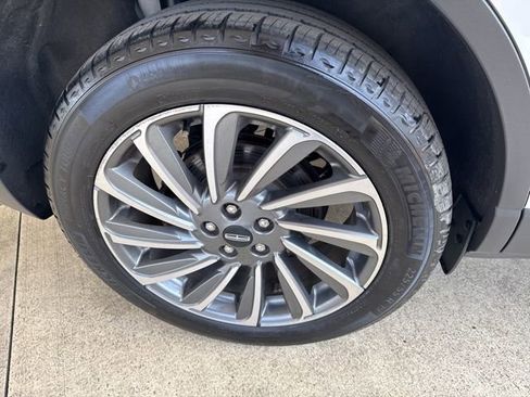 Used 2025 Lincoln Corsair Reserve w/ Equipment Group 202A image 40