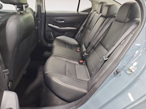 Used 2024 Nissan Sentra SR w/ SR Premium Package FWD image 11
