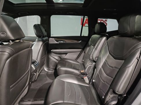 Used 2020 Cadillac XT6 Sport w/ Platinum Package image 38