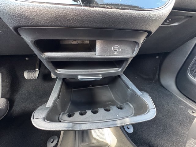 New 2027 Chrysler Pacifica Select w/ Family Tech Group FWD image 44