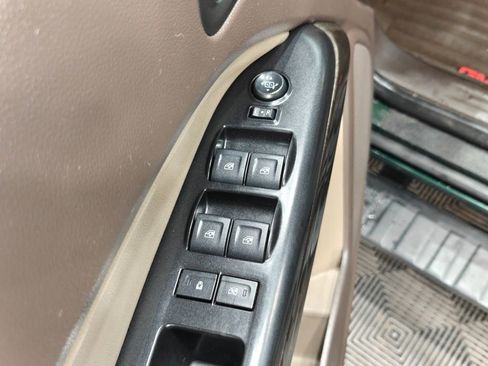 Used 2015 GMC Canyon SLT image 40