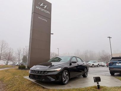 Used 2025 Hyundai Elantra Limited