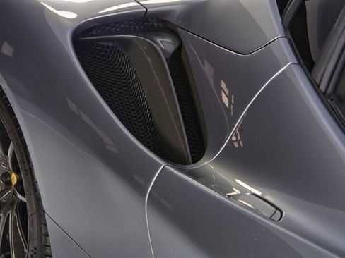 Used 2023 Ferrari SF90 Spider image 31