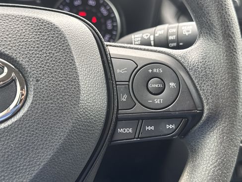Used 2022 Toyota RAV4 XLE FWD image 15