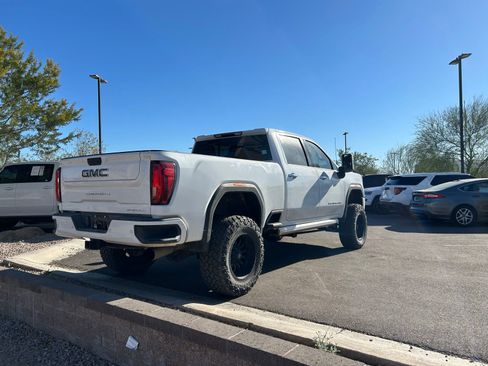 Used 2020 GMC Sierra 2500 Denali image 3