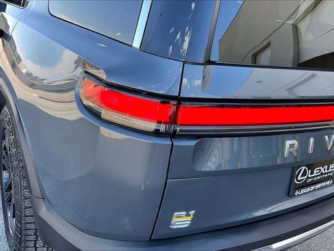 Used 2023 Rivian R1S Adventure AWD/4WD image 28