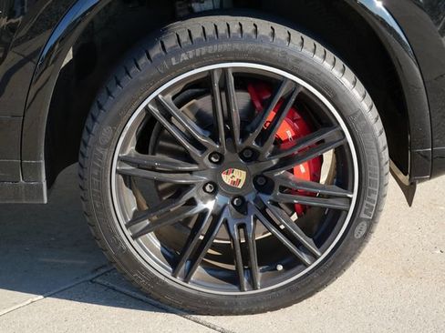 Used 2017 Porsche Cayenne GTS AWD/4WD image 9