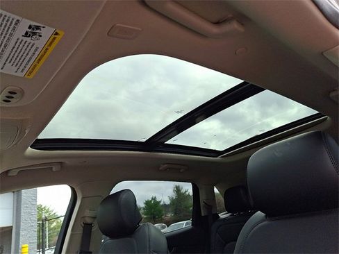 Used 2023 Lincoln Nautilus Reserve w/ Equipment Group 202A image 14