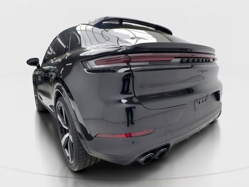 Used 2024 Porsche Cayenne Coupe AWD/4WD image 10