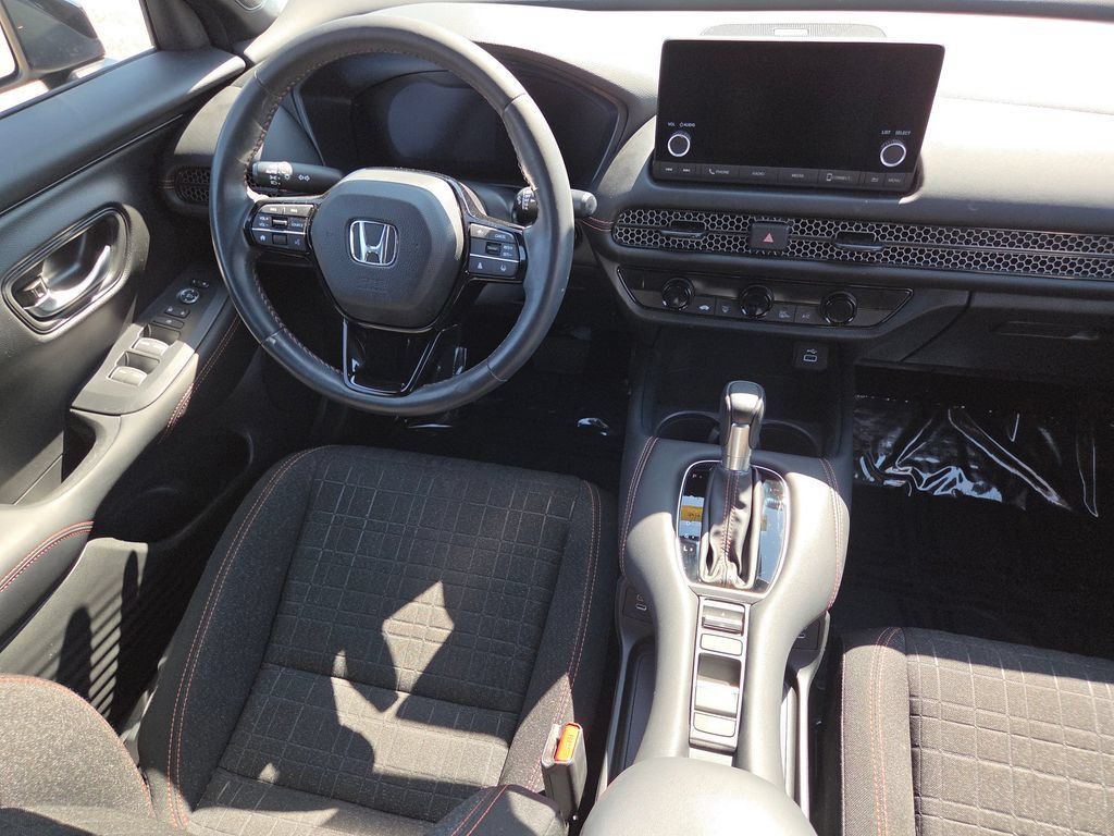 Used 2025 Honda HR-V Sport image 27