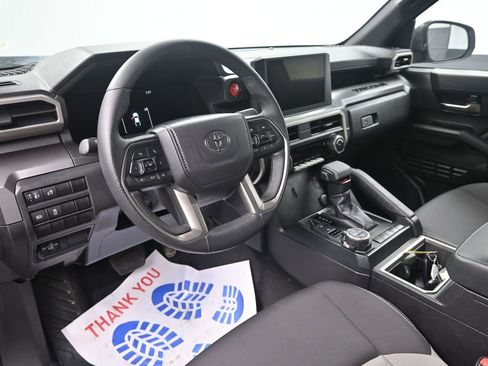 Used 2025 Toyota Tacoma TRD Off-Road AWD/4WD image 13