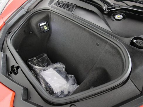 Used 2021 Chevrolet Corvette Stingray Coupe w/ Z51 Performance Package image 17