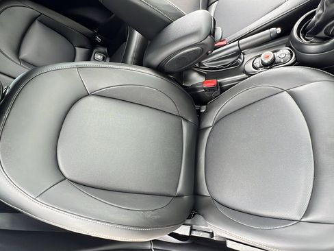 Used 2019 MINI Cooper Convertible w/ Premium Package FWD image 17