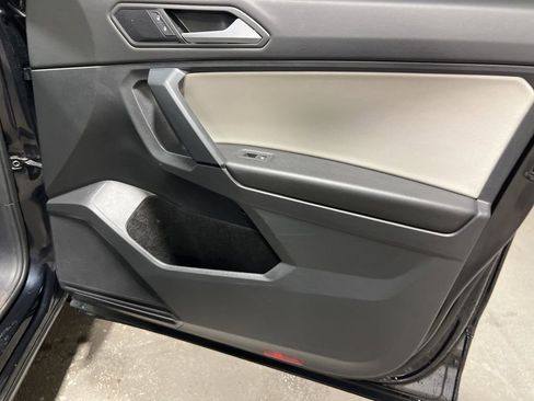 Used 2019 Volkswagen Tiguan SE image 10