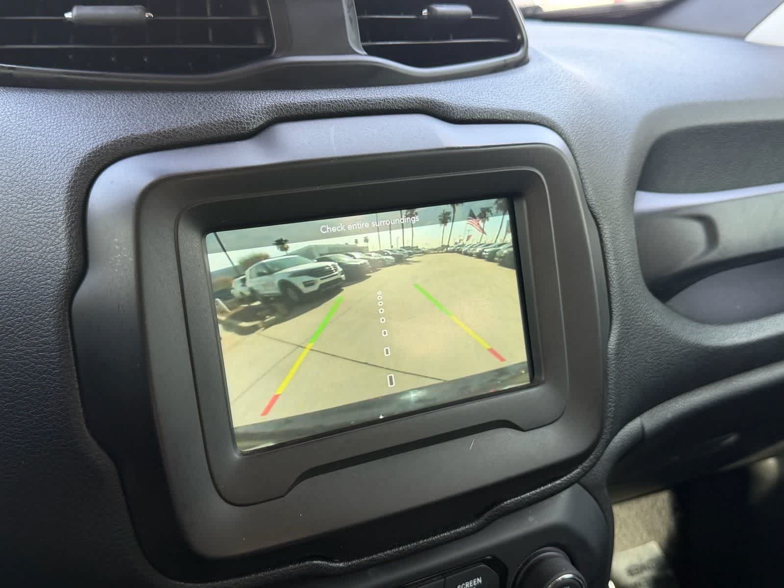 Used 2020 Jeep Renegade Latitude FWD image 18