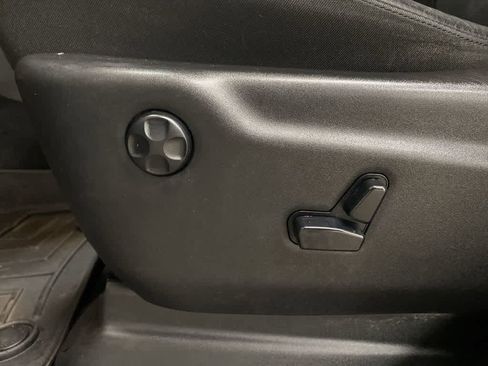 Used 2019 Jeep Grand Cherokee Limited w/ Luxury Group II image 14