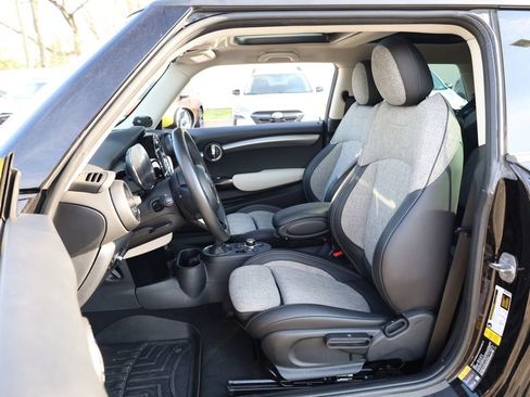 Used 2020 MINI Cooper SE w/ 6.5" Touchscreen Package image 10