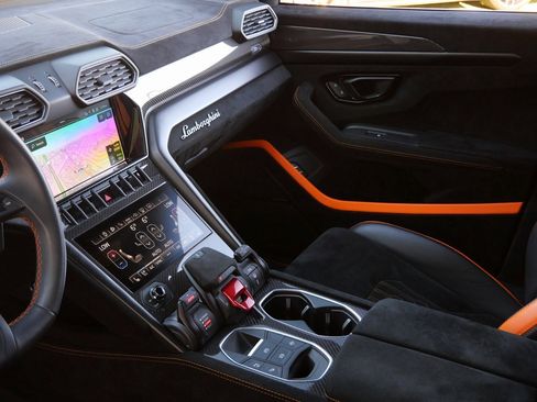 Used 2024 Lamborghini Urus Performante image 23