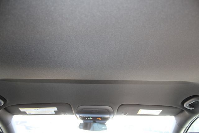Used 2025 Cadillac XT4 Premium Luxury FWD image 20