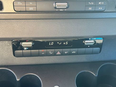 Used 2024 Mercedes-Benz Sprinter 2500 image 6