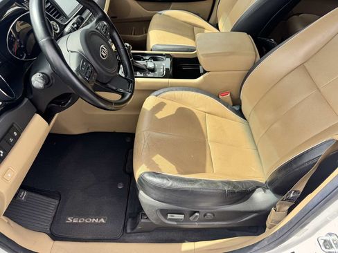 Used 2016 Kia Sedona SX FWD image 37