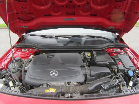 Used 2018 Mercedes-Benz GLA 250 4MATIC image 25