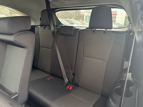 Used 2023 Toyota Highlander LE image 38