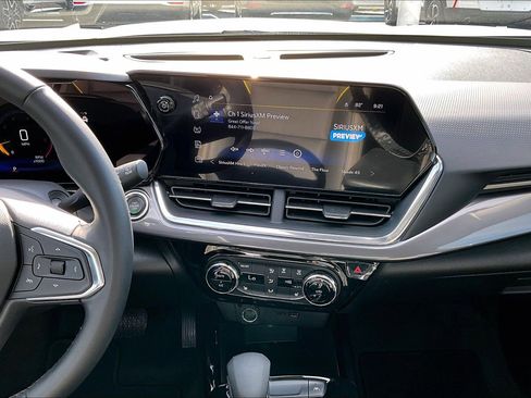 Used 2025 Chevrolet Trax ACTIV w/ Driver Confidence Package FWD image 15