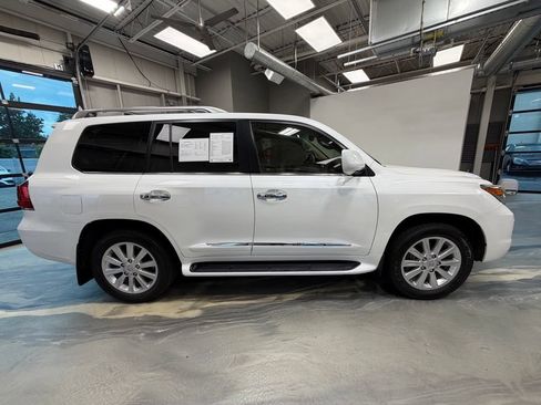 Used 2010 Lexus LX 570 4WD image 40