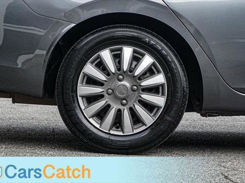 Used 2021 Nissan Versa S image 4