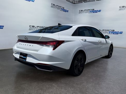 Used 2021 Hyundai Elantra SEL FWD image 5