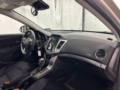 Used 2015 Chevrolet Cruze LT FWD image 56