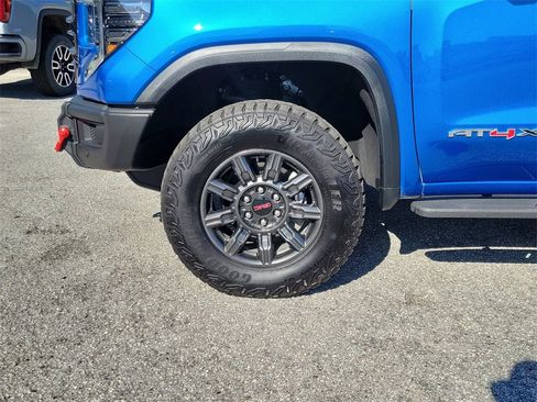Used 2024 GMC Sierra 1500 AT4X image 6