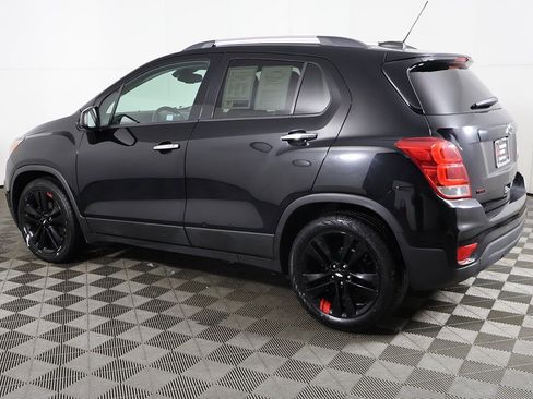 Used 2018 Chevrolet Trax LT w/ Sun & Sound Package image 11